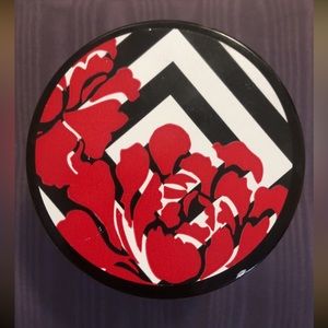 JOSIE NATORI BODY CREAM NET WT. 6.8 OZ 192 g 200 mL